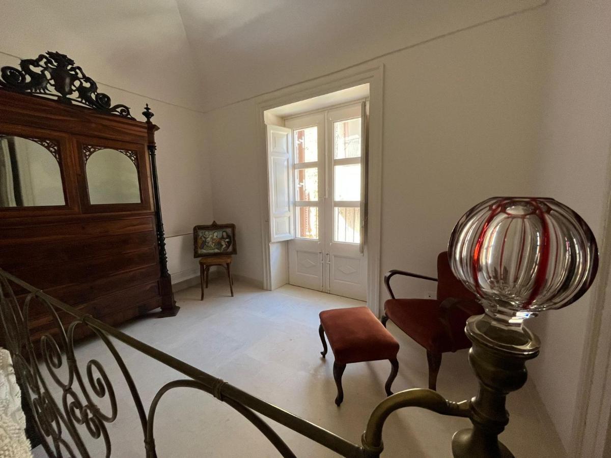 Palazzo Triolo - Dimora Di Charme Bed & Breakfast Corleone Exterior photo
